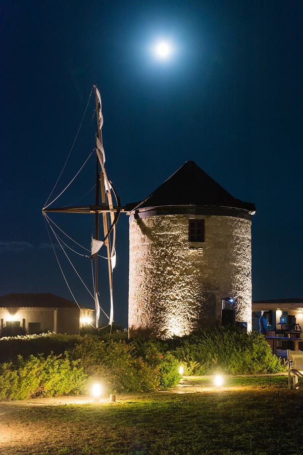 The Windmill Resort Mitáta Екстериор снимка