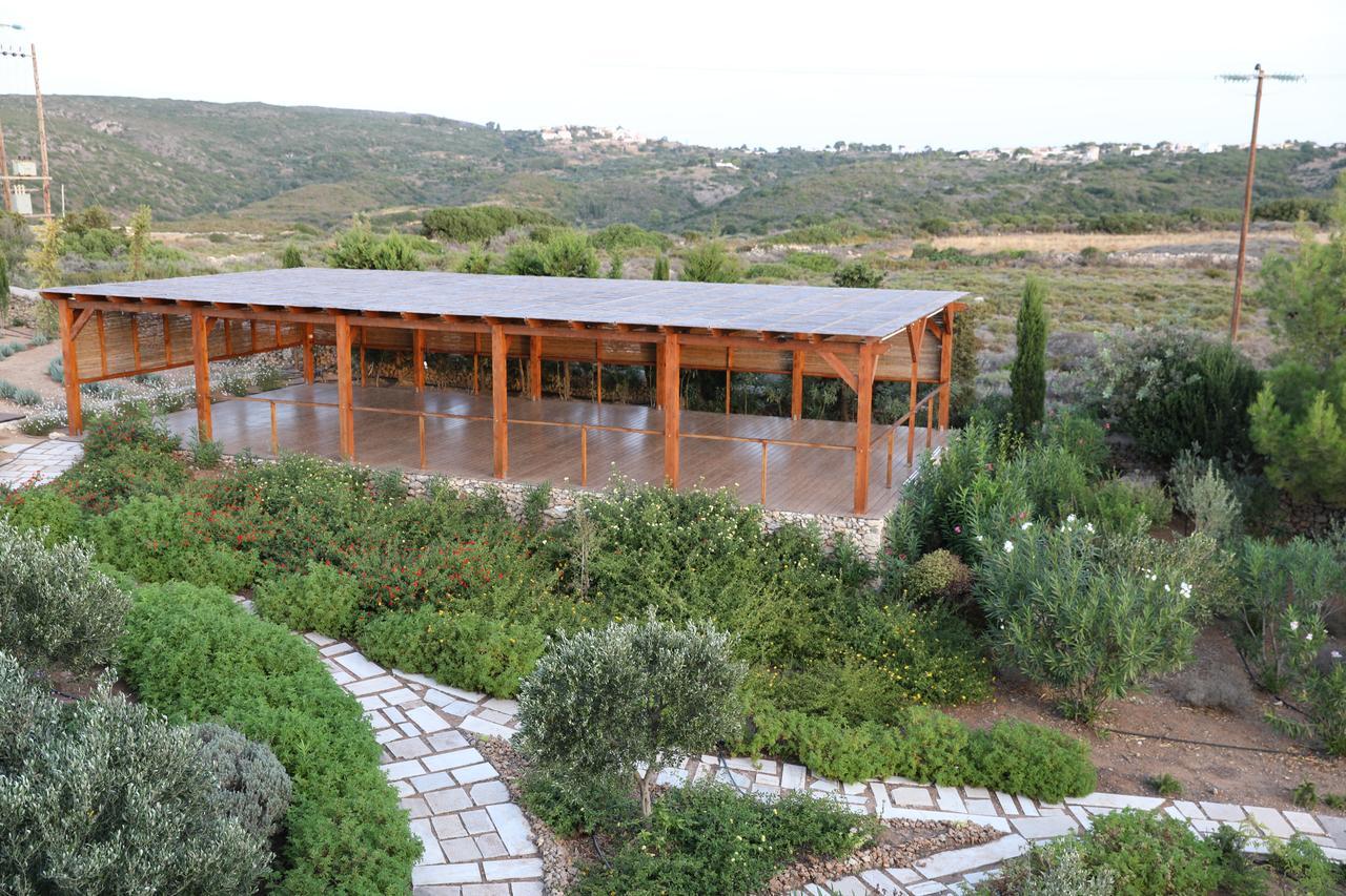 The Windmill Resort Mitáta Екстериор снимка