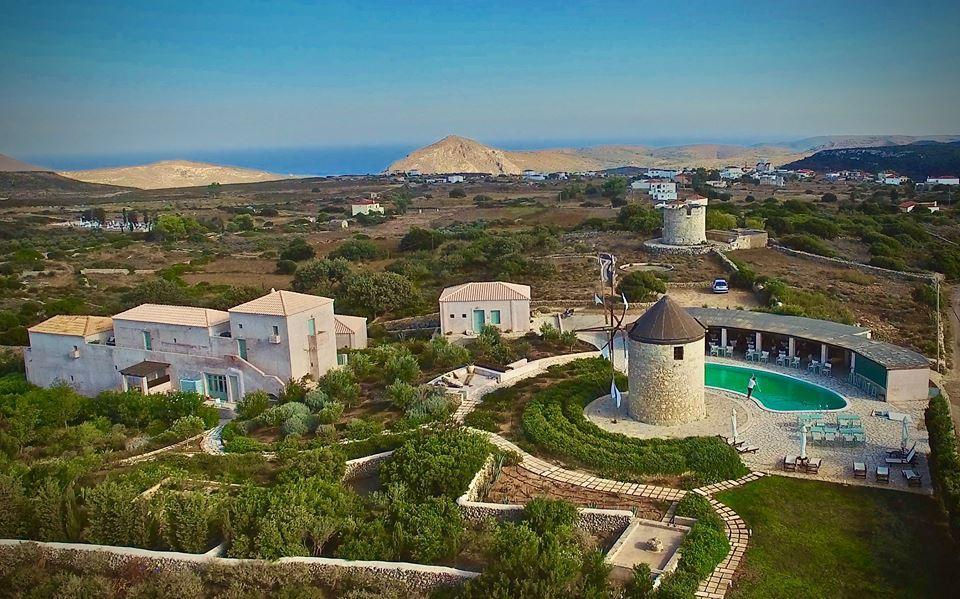 The Windmill Resort Mitáta Екстериор снимка