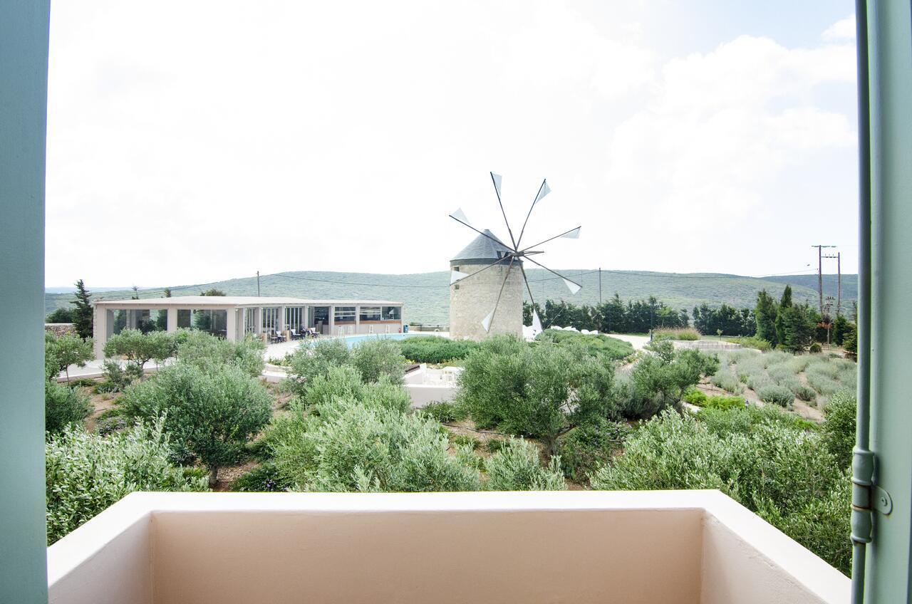 The Windmill Resort Mitáta Екстериор снимка
