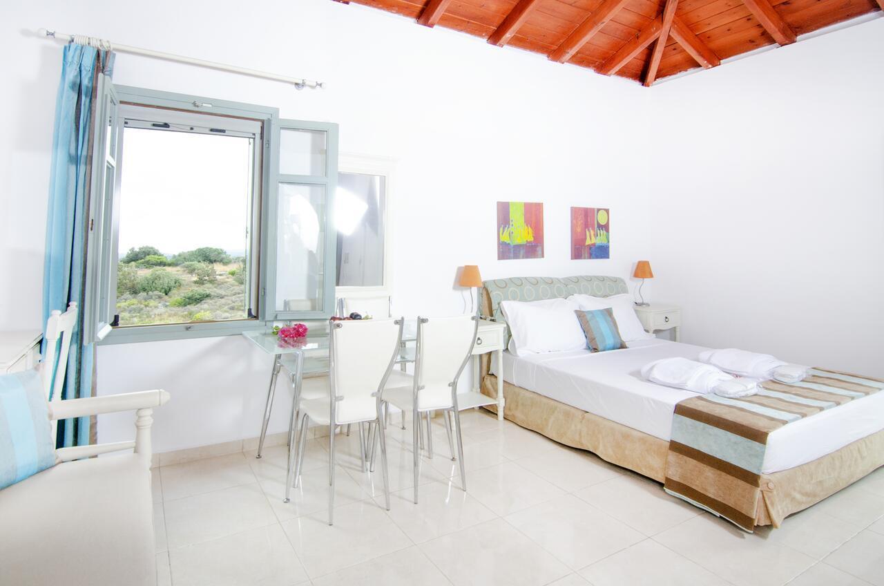The Windmill Resort Mitáta Екстериор снимка