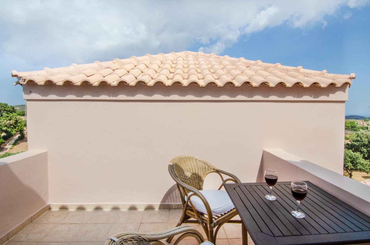 The Windmill Resort Mitáta Екстериор снимка