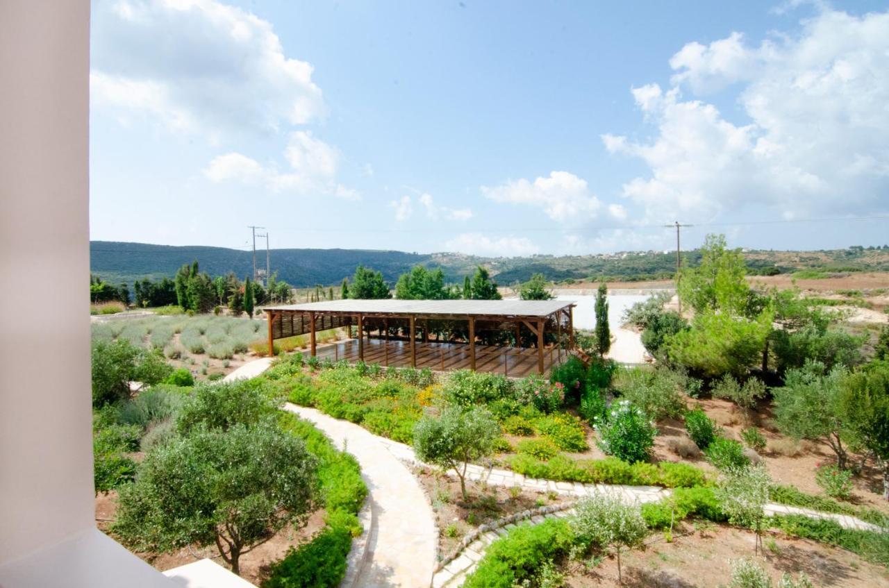 The Windmill Resort Mitáta Екстериор снимка