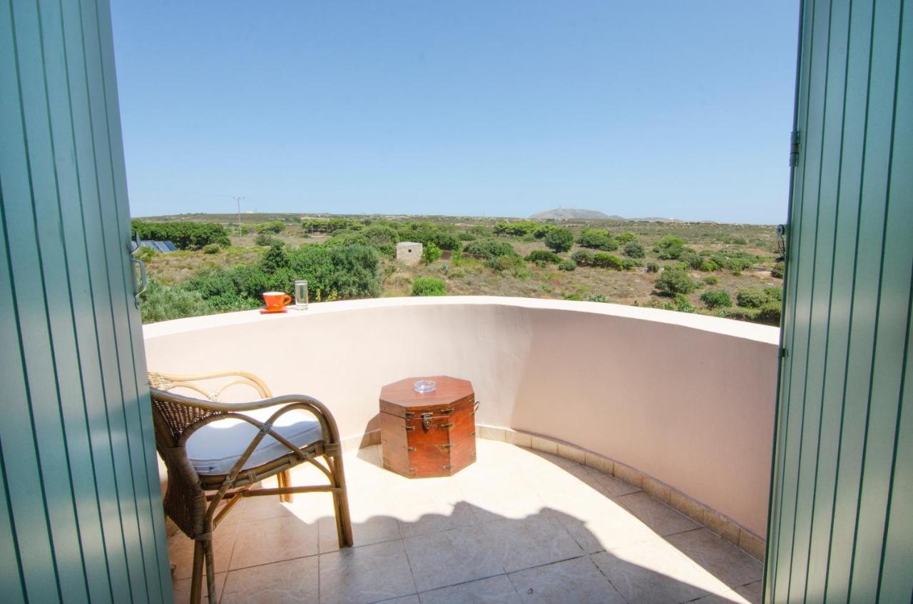 The Windmill Resort Mitáta Екстериор снимка